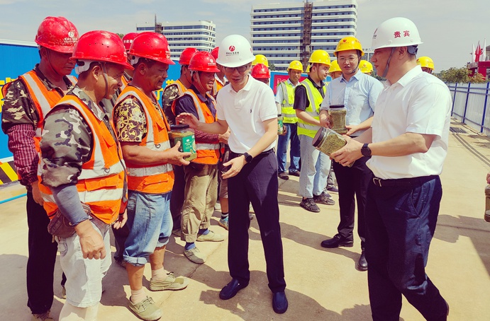 1628471368446529.jpg 南昌市政建設集團開展防暑降溫慰問一線職工民工兄弟6911.jpg