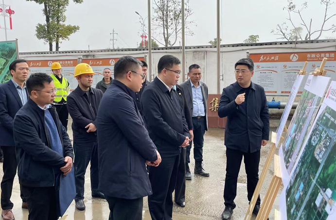 南昌縣委常委縣紀委書記縣監(jiān)委主任劉榮鑫實地調(diào)研南昌縣人才項目建設情況691.jpg