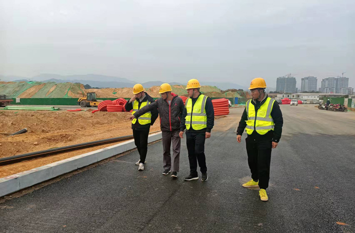 五一勞動(dòng)獎(jiǎng)?wù)芦@得者項(xiàng)目黨支部書記、副總工程師周天奇