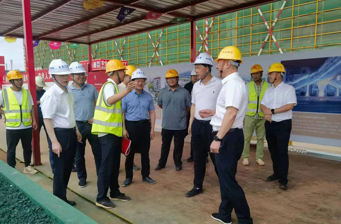 南昌市住建局饒良富來(lái)到新建區(qū)職業(yè)技術(shù)學(xué)校新校區(qū)建設(shè)項(xiàng)目調(diào)研 南昌市住建局饒良富來(lái)到新建區(qū)職業(yè)技術(shù)學(xué)校新校區(qū)建設(shè)項(xiàng)目調(diào)研