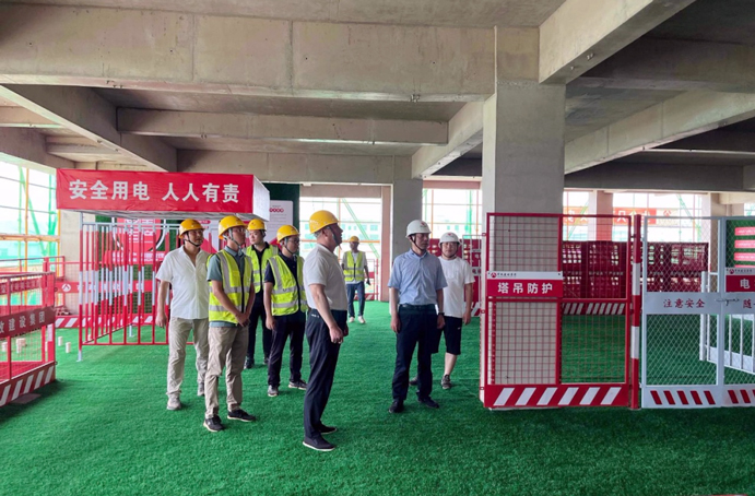 市政公用集團(tuán)黨委副書(shū)記總經(jīng)理萬(wàn)義輝到新建區(qū)職業(yè)技術(shù)學(xué)校新校區(qū)建設(shè)項(xiàng)目調(diào)研 市政公用集團(tuán)黨委副書(shū)記總經(jīng)理萬(wàn)義輝到新建區(qū)職業(yè)技術(shù)學(xué)校新校區(qū)建設(shè)項(xiàng)目調(diào)研