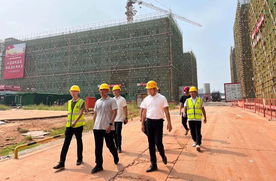 徐旭前往杭州路、新建職校等項目調(diào)研慰問