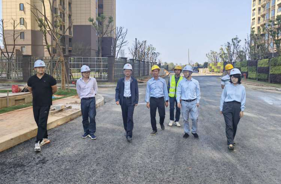 鄭學(xué)平到秦坊安置房項(xiàng)目、杭州路項(xiàng)目調(diào)研