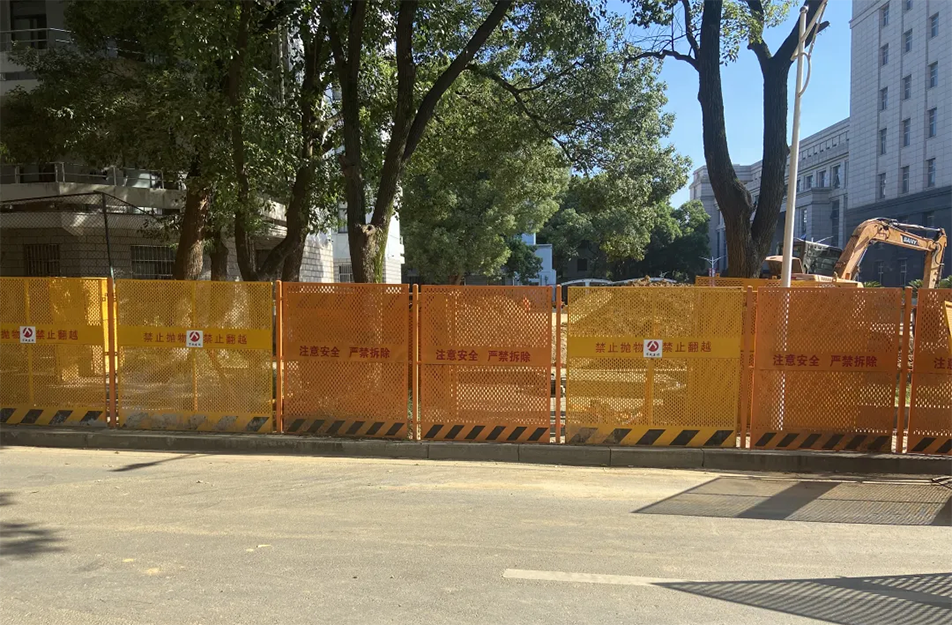 江西財(cái)經(jīng)大學(xué)雨污分流項(xiàng)目爭(zhēng)分奪秒搶進(jìn)度 江西財(cái)經(jīng)大學(xué)雨污分流項(xiàng)目爭(zhēng)分奪秒搶進(jìn)度