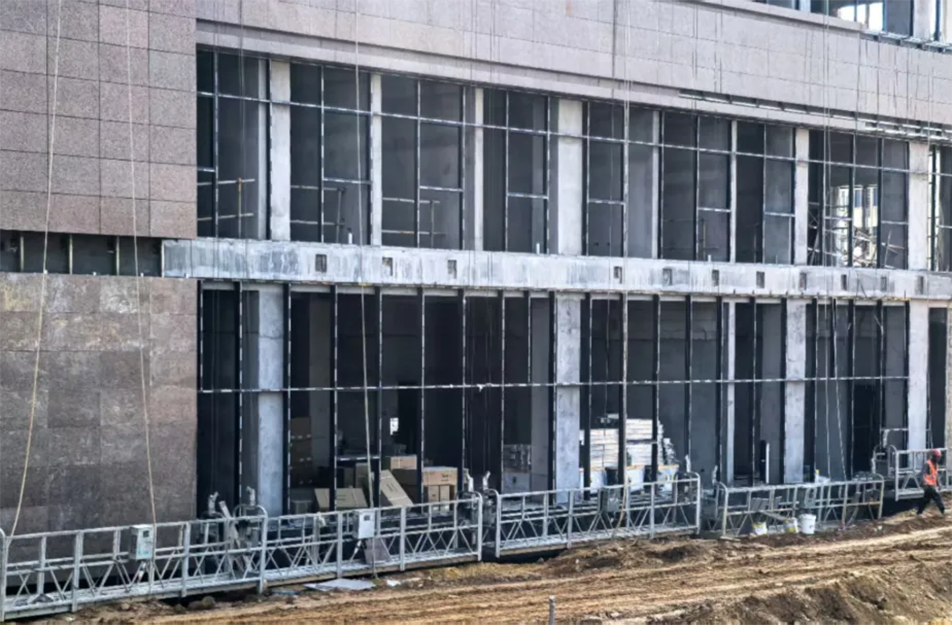 南昌市政建設(shè)集團(tuán)有限公司緊急開(kāi)展強(qiáng)對(duì)流天氣專項(xiàng)安全檢查，全面排查設(shè)備加固、用電安全、排水防澇及應(yīng)急物資，筑牢極端天氣施工安全防線