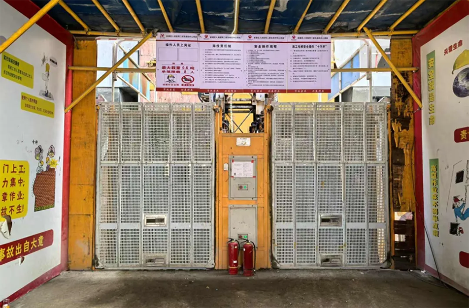 南昌市政建設(shè)集團(tuán)有限公司緊急開(kāi)展強(qiáng)對(duì)流天氣專項(xiàng)安全檢查，全面排查設(shè)備加固、用電安全、排水防澇及應(yīng)急物資，筑牢極端天氣施工安全防線