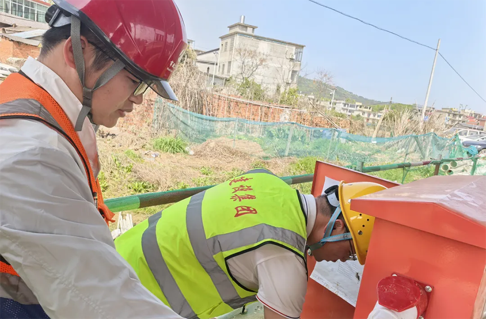 公司聯(lián)合業(yè)主監(jiān)理開展節(jié)前安全大檢查 筑牢清明施工安全防線 公司聯(lián)合業(yè)主監(jiān)理開展節(jié)前安全大檢查 筑牢清明施工安全防線